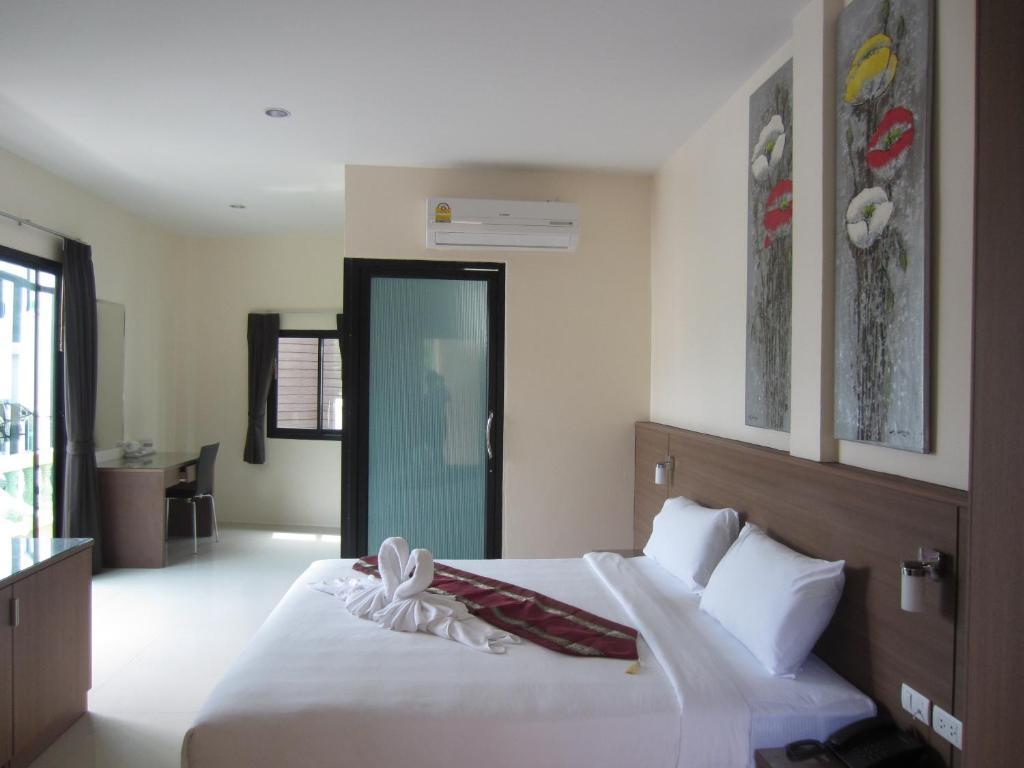 The Wave Hotel Patong Sha Phuket Quarto foto