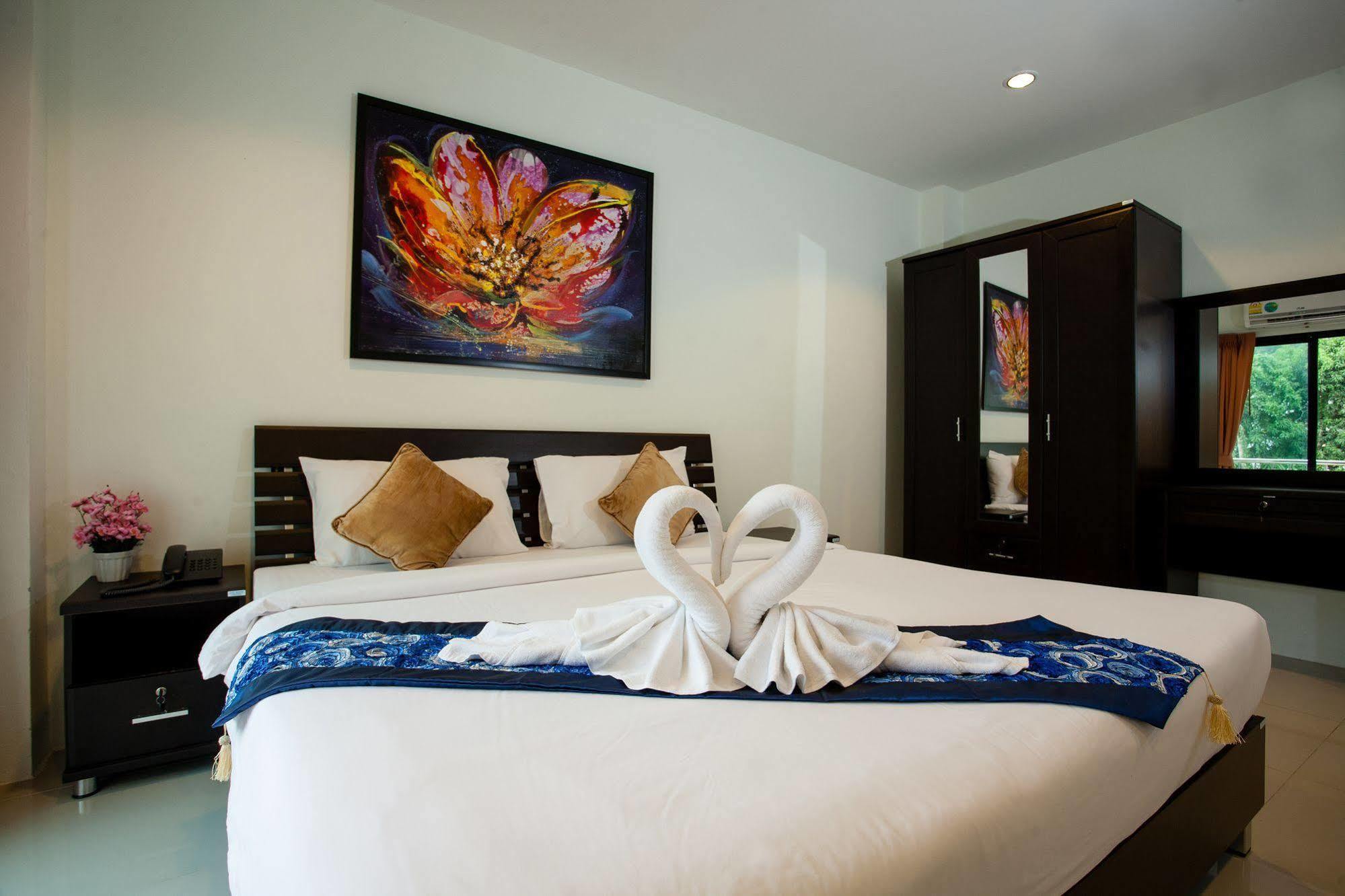The Wave Hotel Patong Sha Phuket Exterior foto